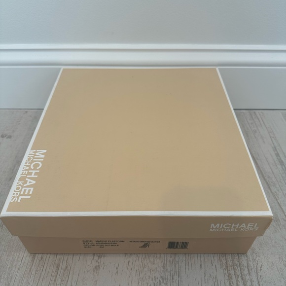 Michael Kors | Maddie Platform | Size 8 - Picture 10 of 10